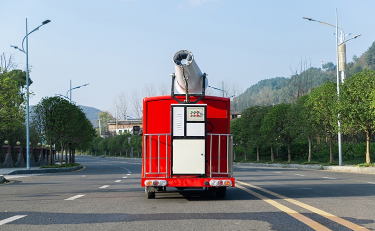 2座除尘车，道路降尘雾炮车